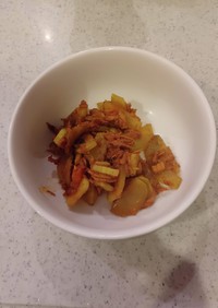 ブロッコリーの茎と韓国ツナの炒め物