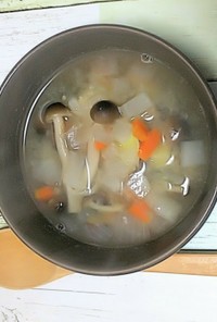 ホッコリ優しいお味で温まる 塩麹スープ