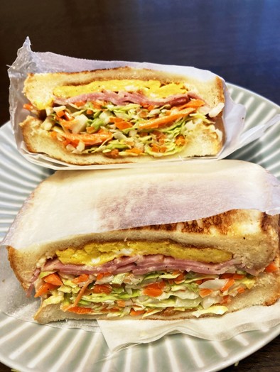 トーストのうまうまご馳走サンドイッチの写真