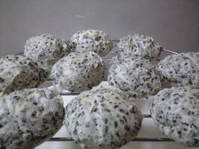 余った卵白で~ゴマのポンデケージョ