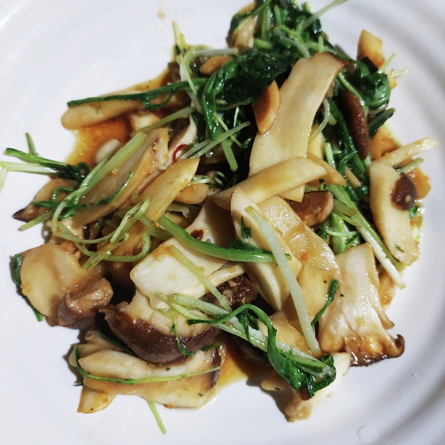 水菜とエリンギのペペロンチーノ風炒めの画像