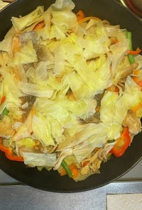 フライパンで簡単！鮭と野菜の蒸焼き