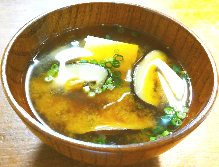 焼き椎茸のお味噌汁の画像