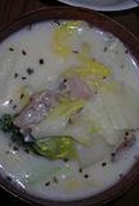 白菜と豚肉ブロッコリーのミルクスープ