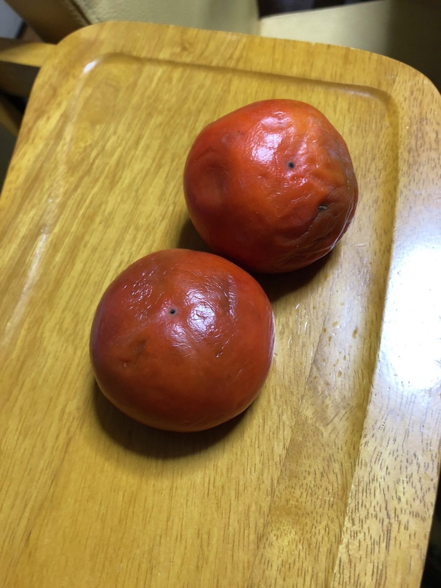 熟した柿で作るドレッシングの画像