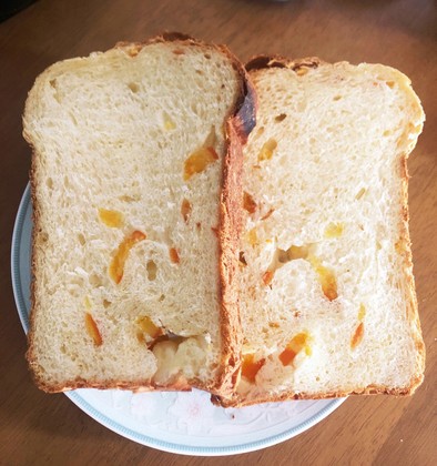 ホームベーカリーで　オレンジピール食パンの写真