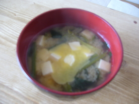 まろやか♡ほうれん草の味噌汁バター風味