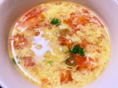 たまごとトマトの中華スープの写真