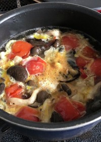 トマトときのこと卵の中華スープ