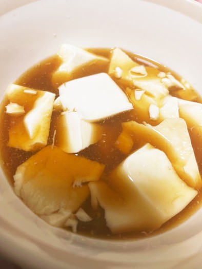 煮干しとお醤油のレンチン湯豆腐の写真