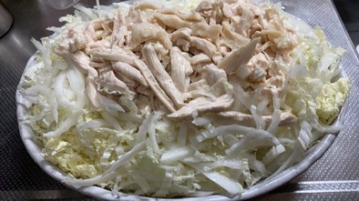 うちの定番〜！蒸し鶏と白菜のサラダの写真