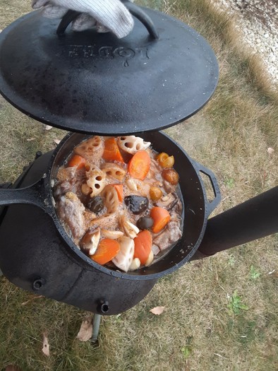 ダッチオーブンde豚スペアリブ醤油梅味の写真