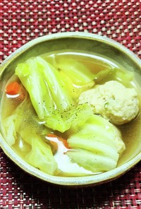 生姜鶏団子とキャベツのスープ