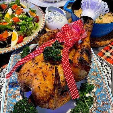 クリスマス　ローストチキン　丸鶏の写真