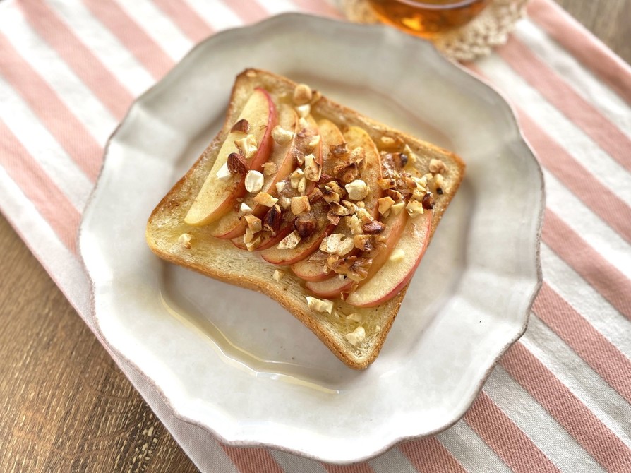 りんごのアップルパイ風トーストの画像