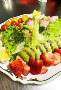 フルーツと野菜のサラダプレート