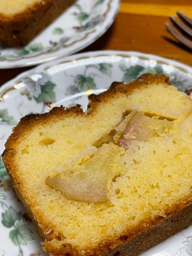 りんごとカスタードの米粉パウンドケーキの写真