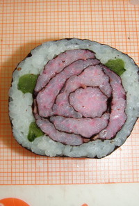 ひな祭りに簡単♪ バラの 飾り巻き寿司　