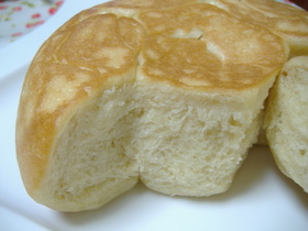 炊飯器で簡単❤生クリームでふわふわパン