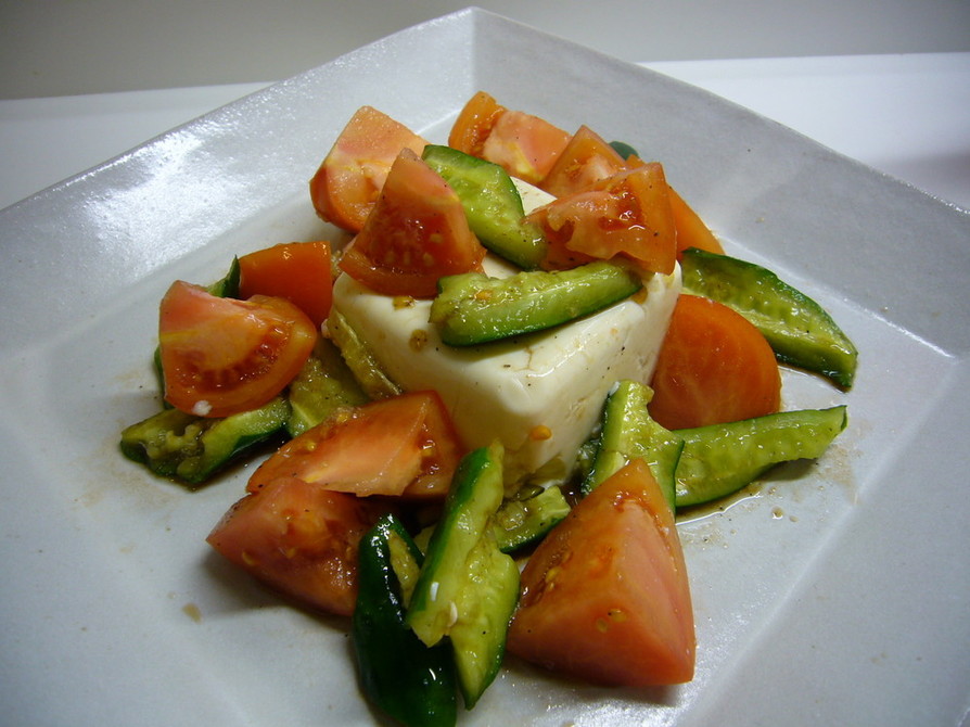 豆腐とトマトときゅうりのノンオイルサラダの画像