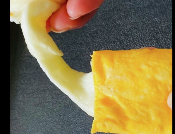 のび〜〜〜るお餅とチーズの玉子巻きの画像