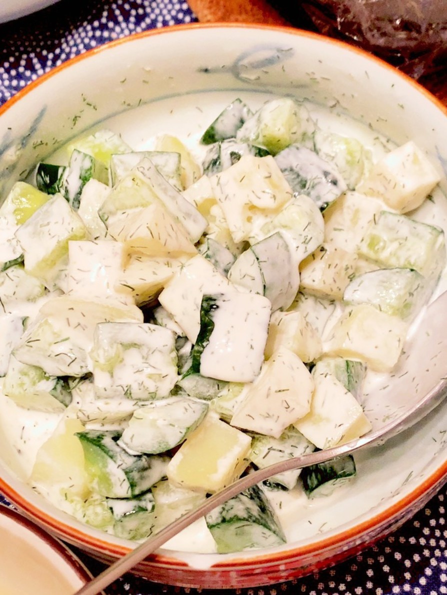 チキンシャワルマピタラップとディルヨーグルトソースのレシピ