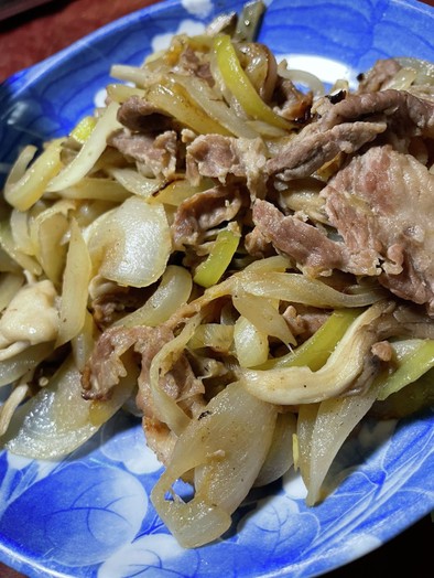 舞茸と豚肉のニンニク醤油炒めの写真