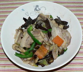 豚バラ肉ときのこのオイスターソース炒め