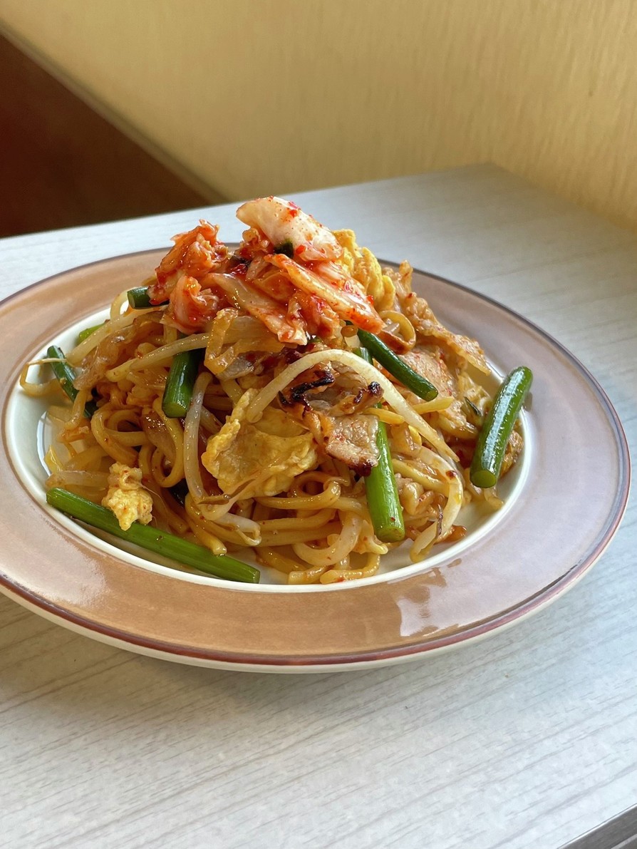 糖質オフ♪にんにくの芽入豚キムチ焼きそばの画像