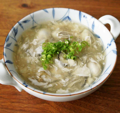 牡蠣の中華風スープの写真