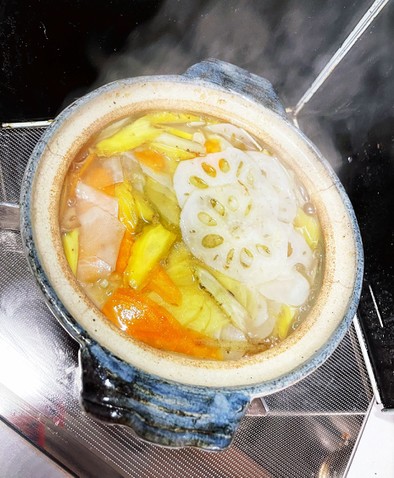 ひらひら根菜のニンニクオリーブ油鍋の写真
