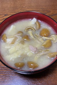 ツナ缶使用、なめこ＆油揚げの味噌汁