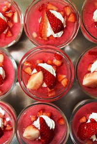 苺の季節限定の贅沢デザート