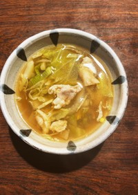 鶏皮と根菜の和風コンソメスープ