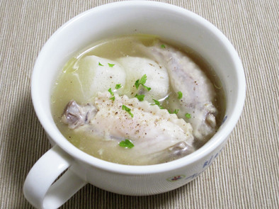 長芋と鶏肉の薬膳スープの写真