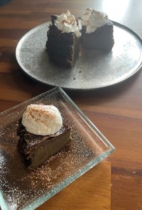 カカオ香るスピルリナバスクチーズケーキ