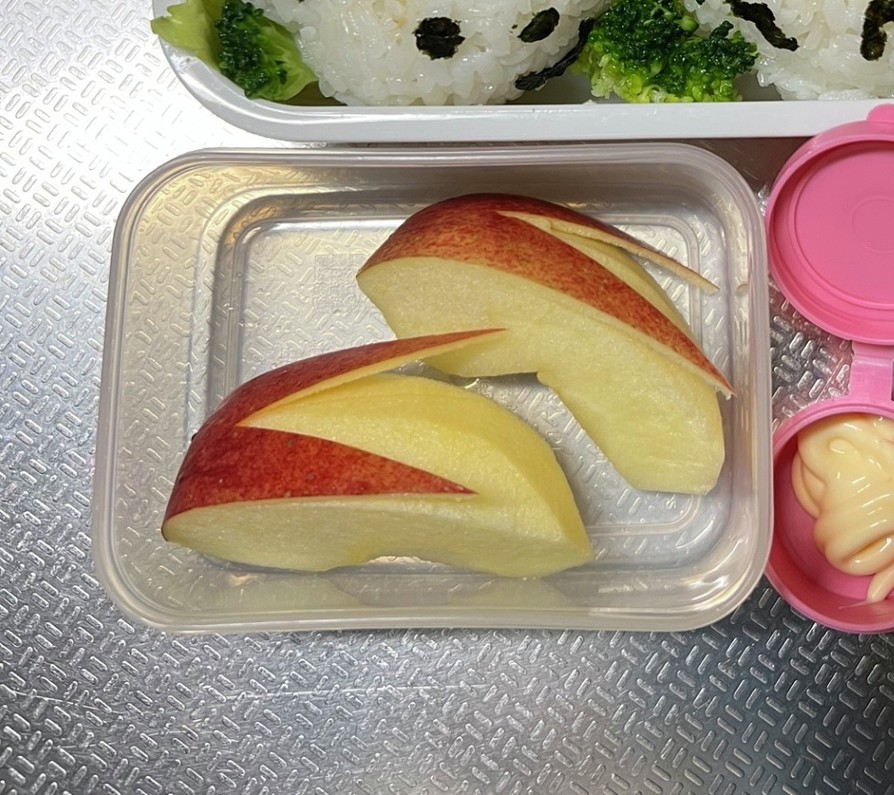 りんごのうさぎちゃん　お弁当のおかずの画像