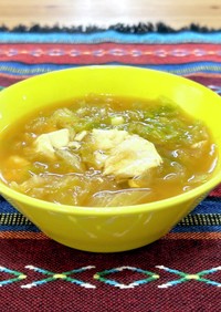 レタスと豆腐の中華風ピリ辛スープ