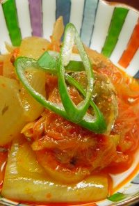 韓国料理：サバの水煮と大根の煮付け