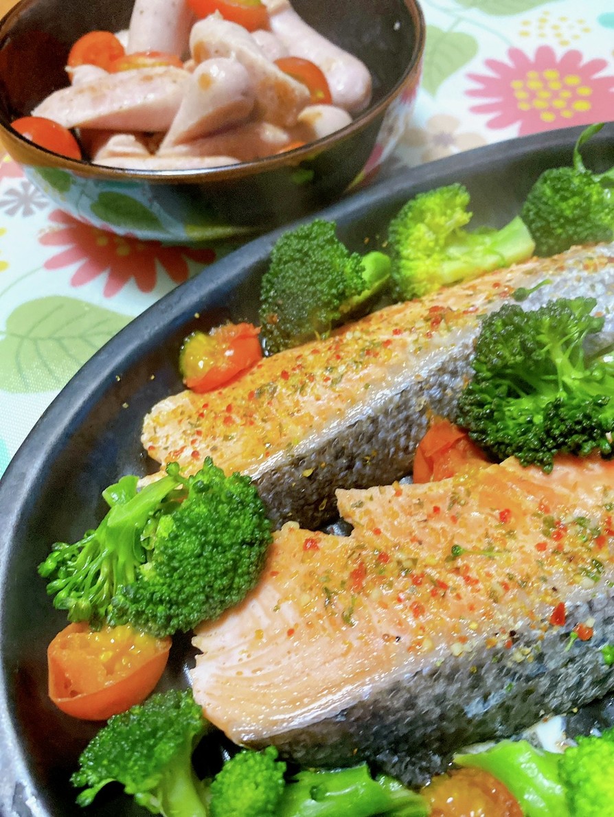 レンジで簡単鮭のハーブ焼き　ズボラ料理の画像