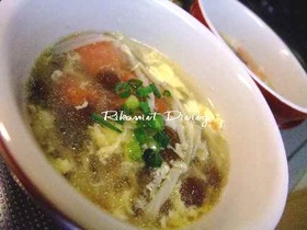 なめことトマトの酸辣湯