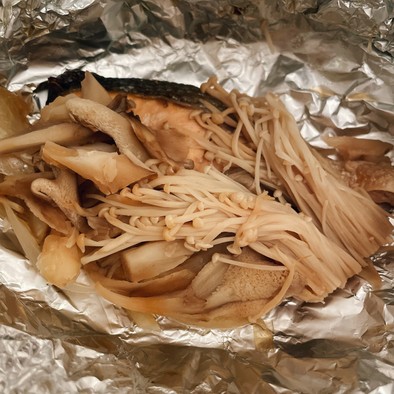 フライパンで簡単塩麹風味の鮭のホイル焼きの写真