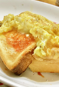 ふわとろ卵とパンで作るオムライス(パン)