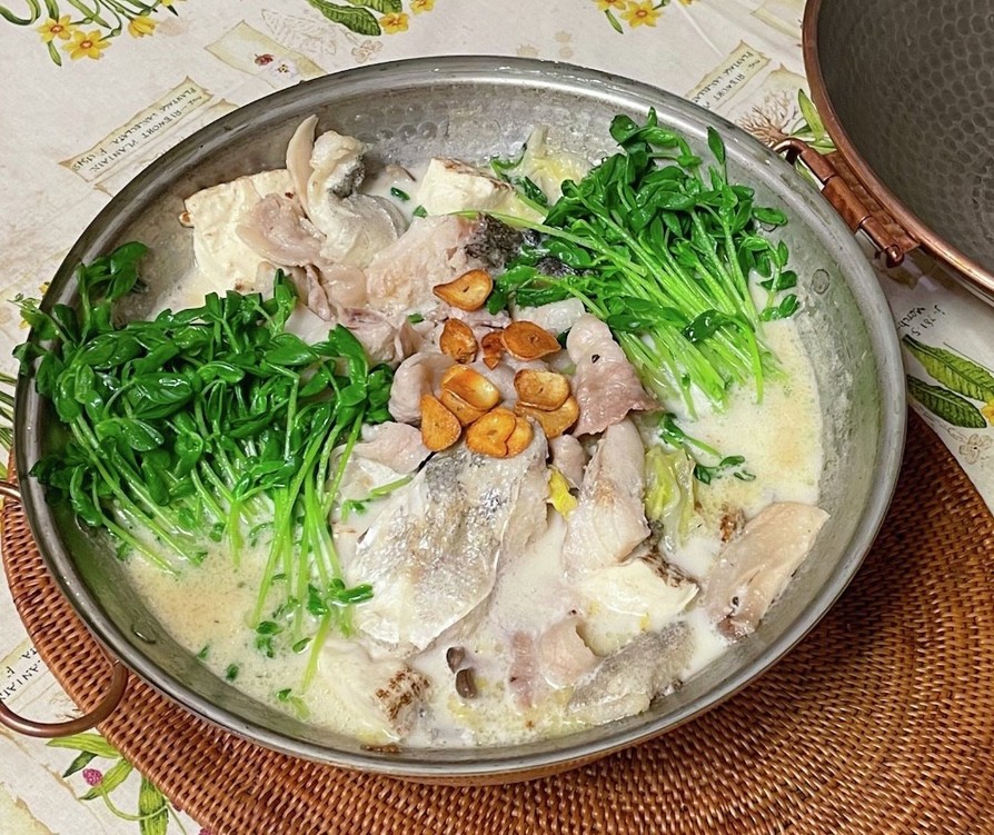 ぽっかぽか♪ 白菜・豚肉・タラのミルク鍋の画像