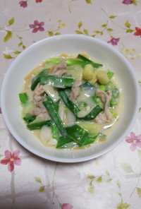 ZENBヌードル丸麺のニラ味噌豆乳スープ