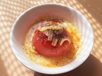 まるごとトマトのチーズスープの写真