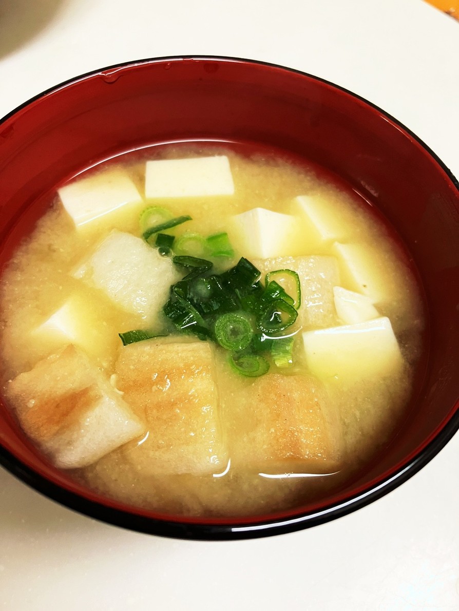 味噌汁①お麩と豆腐の画像