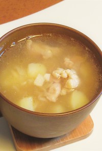 〖 鶏もも肉の白ねぎにんにく生姜スープ〗