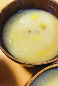 白菜＆サツマイモ●白味噌のさつま汁