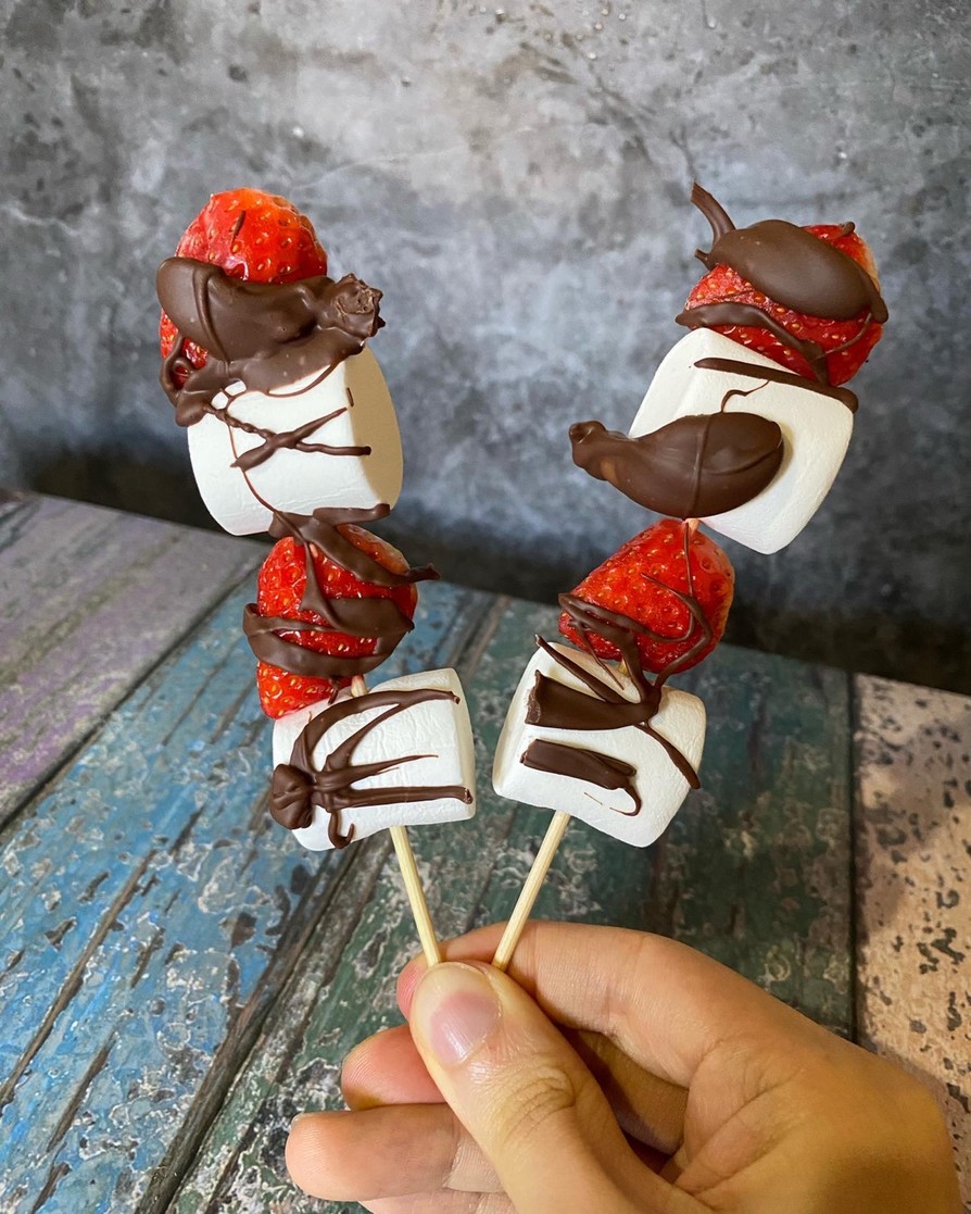 いちごマシュマロスティック by ロミオのぼっち料理 【クックパッド】 簡単おいしいみんなのレシピが395万品